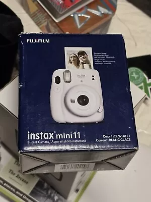 Polaroid Camera Fugifilm Instax Mini 11 • $80