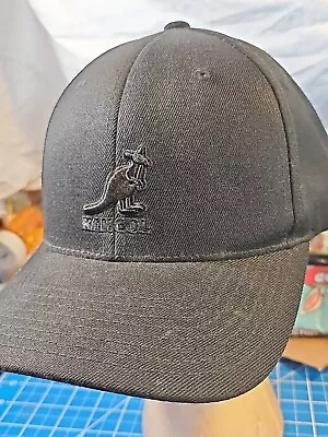 Kangol Black On Black Wool Flex Fit Hat Size L/XL Kangaroo Logo Pre-owned • $10.99