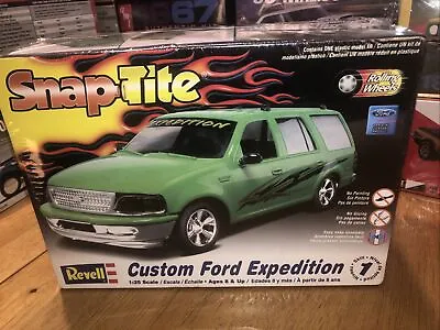 Revell Snap Tite Custom Ford Expedition 1:25 MODEL KIT  Factory Sealed • $26