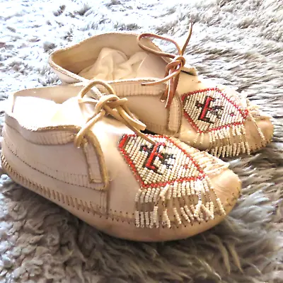 Vintage Minnetonka Moccasins White Beaded Thunderbird US W 4.5 Approx • $25