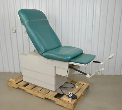 Midmark Ritter 222-008-203-4 Barrier Free Power Examination Chair W/ Footswitch • $995