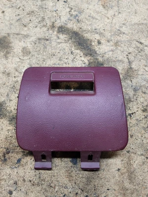 $18 • Buy 1992-1996 Ford F150 F250 Bronco Lower Dash Panel Fuse Box Cover Lid Door Red OEM