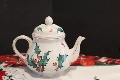 Villeroy And Boch Holly Tea Pot 4 Cups 6 5/8  • $79.20