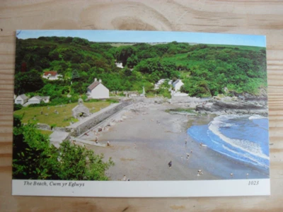 £2.40 • Buy Cwm Yr Eglwys, The Beach, Pembrokeshire, Wales - Archway Postcard