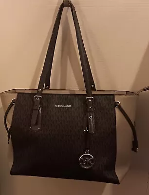 Michael Kors Handbag Used Buy Now • $30