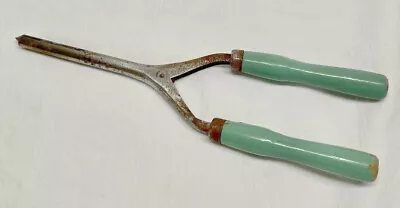 Vintage Hair Curler Crimper Curling Iron Green Wood Handle Styling Tool • $3.99