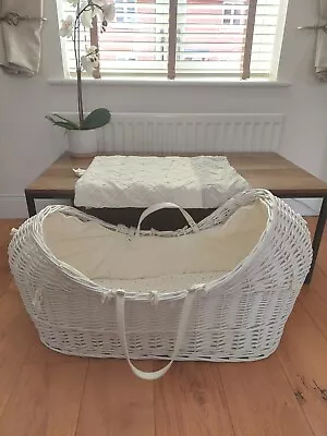 £8 • Buy Mamas & Papas White Noah Pod / Moses Basket With Matress, Bedding, Blanket