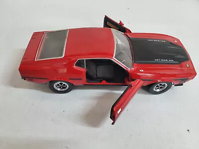 Sun Star 1971 Mustang Mach 1 Ram Air Red W/Black Stripe 1/18 Cracked Windshield • $27