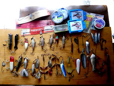 Vintage Fishing Lures & Miscellaneous Fishing Items Estate Sales Lot Of 45 • $28