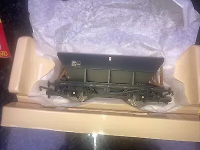 Hornby R6152a Weathered HEA Hoppers Pack Of Three • £32