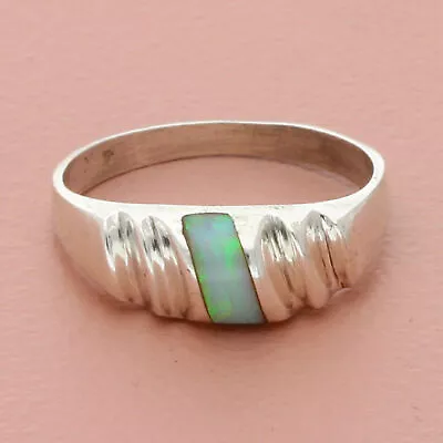 Sterling Silver Vintage Opal Inlay Scalloped Top Ring Size 7 • $42