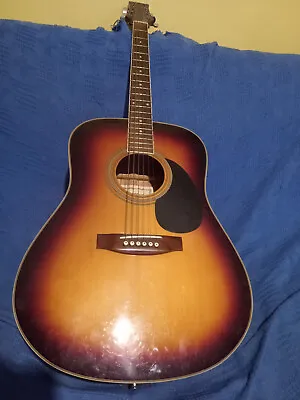 Acoustic Guitar In Good Condition • £140