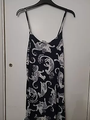 Marks And Spencer Ladies Size 16 Nightdress • £1.99