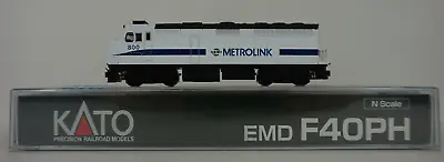 N Scale Kato METROLINK F40PH #800 White/Navy Blue Diesel Engine Locomotive • $189.95