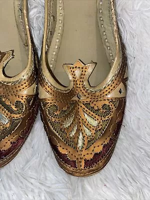 Punjabi Jutti Khussa Shoes Indian Shoes Wedding Shoes Mojari Gold Jooti 5 • $9.99