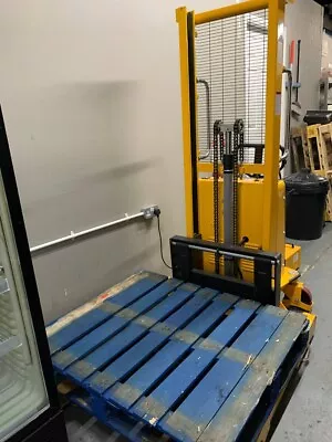 £2800 • Buy Semi-Electric Lift Pallet Stacker |  Lift Capacity Of 1,000 Kg
