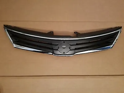 Fits 2010-2012 NISSAN VERSA Front Bumper Grille Upper NEW • $99.20