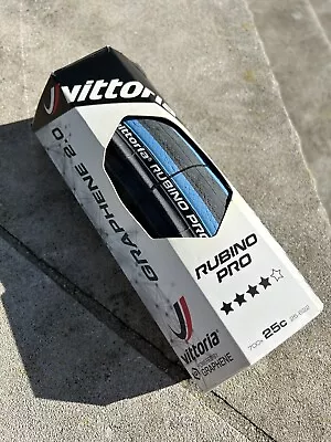 Vittoria Rubino Pro Graphene 2.0 700C X 25MM Black/blue • $12.57