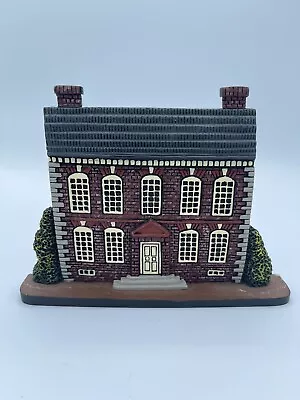 Brandywine Collectibles  YorkTown  The Nelson House Shelf/window Sitter • $5