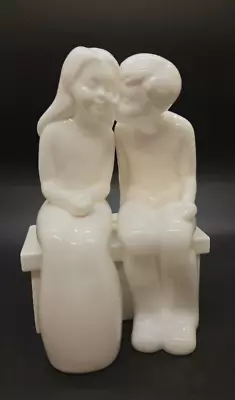 Coalport Moments First Kiss Bone China Figurine 2005 6  • £26.99