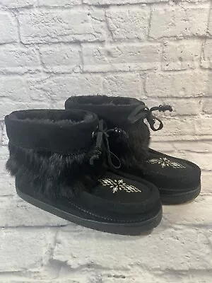 MANITOBAH MUKLUKS Moccasins Real Fur Beaded Round Toe Fur Black Bootie Size L 6 • $109.99