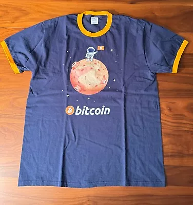 VINTAGE BITCOIN BTC CRYPTO Navy/Gold T-SHIRT PRE-OWNED SIZE LARGE UPC00018 • $0.99
