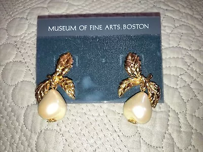 Museum Of Fine Arts Faux Pearl Earrings • $9.50
