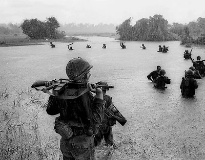 U.S. Soldiers Crossing River 8 X 10  Vietnam War Photo Picture #14 • $7.43
