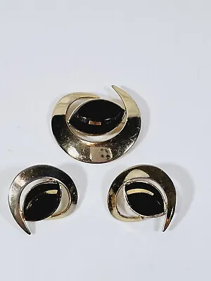 Vintage Gold Tone Black Saturn Sarah Coventry Brooch Earring Set  • $12