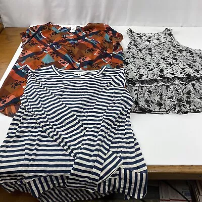 Cabi Women's Small LOT OF 3 Tops Blouses • $29.99