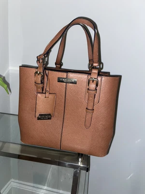 £11.70 • Buy Kurt Geiger  CARVELA TAN BAG