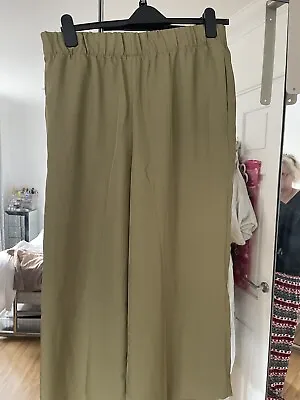 H&M Green Wide Leg Crop Trousers Size L 16-18 BNWT £25 Satin Silk Feel • £8