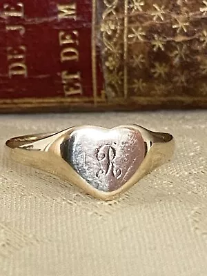 9ct Gold Monogramed Letter R Heart Signet Ring Size Q.5 1.6g Birm 1952 • £120