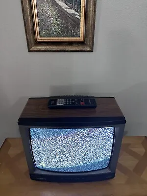 Vintage Magnavox RR1337-W101 Color CRT TV Gaming Wood Grain W/Remote - Tested • $129