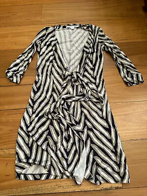 Diane Von Furstenberg Wrap Dress Size 0 • $90