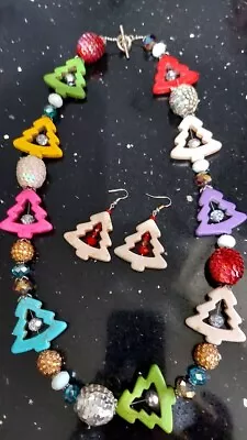 Rustic Vintage Christmas Tree Necklace And Earrings Resin • $11.32