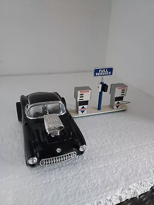 1957 Chevrolet Corvette Gasser 92019 1/18 With Gas Pumps • $19.95