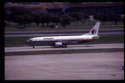 Original Fujichrome Colour Slide Malaysia Airlines Boeing 737-400 Aircraft. • £2.95