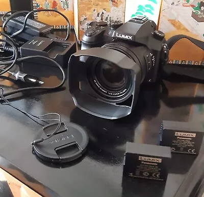 Panasonic LUMIX DMC-FZ2000 20.1MP Bridge Camera - Black (great Condition) • £480