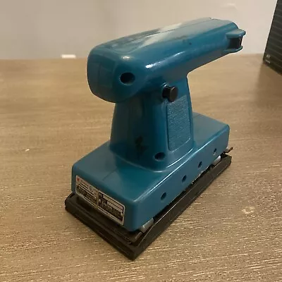 80s Vintage MAKITA 9035D FINISHING SANDER CORDLESS 7.2v TOOL ONLY • $45