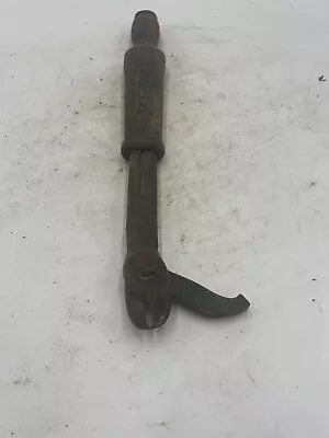 VINTAGE CAST IRON CYCLOPS UNION HARDWARE CO Ranch Fencing Tool NAIL PULLER • $14.99