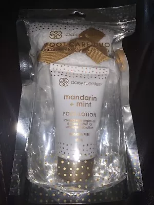 Daisy Fuentes Foot Care Duo Mandarin Mint Lotion & Plush Spa Socks -paraben Free • $8.99