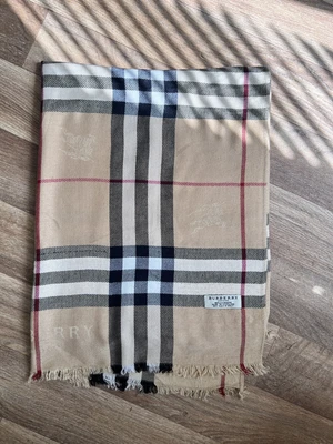 £95 • Buy The Burberry Check Cashmere Scarf 100% Cashmere