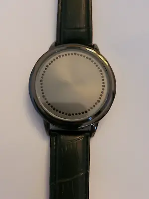 LCD WATCH....UNKNOWN BRAND VINTAGE 1990's.....(9  Band) • $8.88
