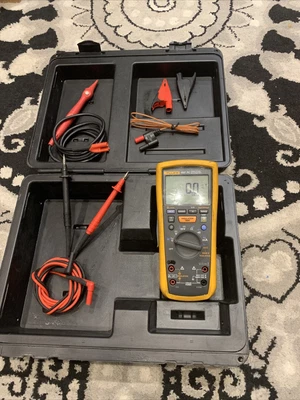 £450 • Buy Fluke 1587 FC Insulation Multimeter Used With Case
