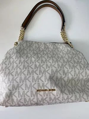 Michael Kors Signature 3 Pocket Handbag In Light Cream • $45