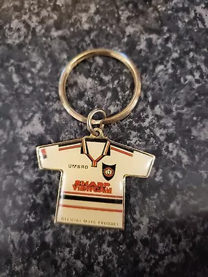 £2.99 • Buy  SHARP  Manchester Utd KEYRING AWAY KIT. MUFC Original Vintage RARE Collectable 