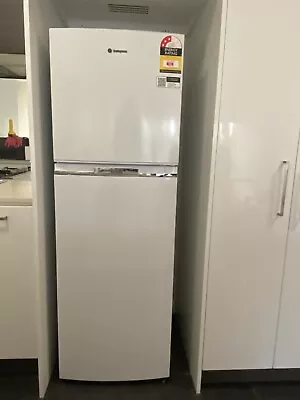 Westinghouse Top Mount Freezer Fridge WTB2800WH-X 256L • $46.52