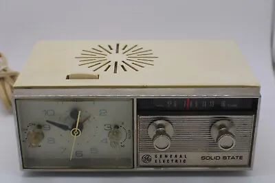 60’s General Electric GE Solid State AM Radio Alarm Clock • $40.19