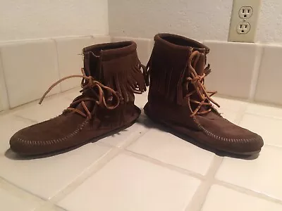 Minnetonka Boots 9 Suede Leather Tramper Fringe Lace Up Moccasins Boho Sexy • $39.95